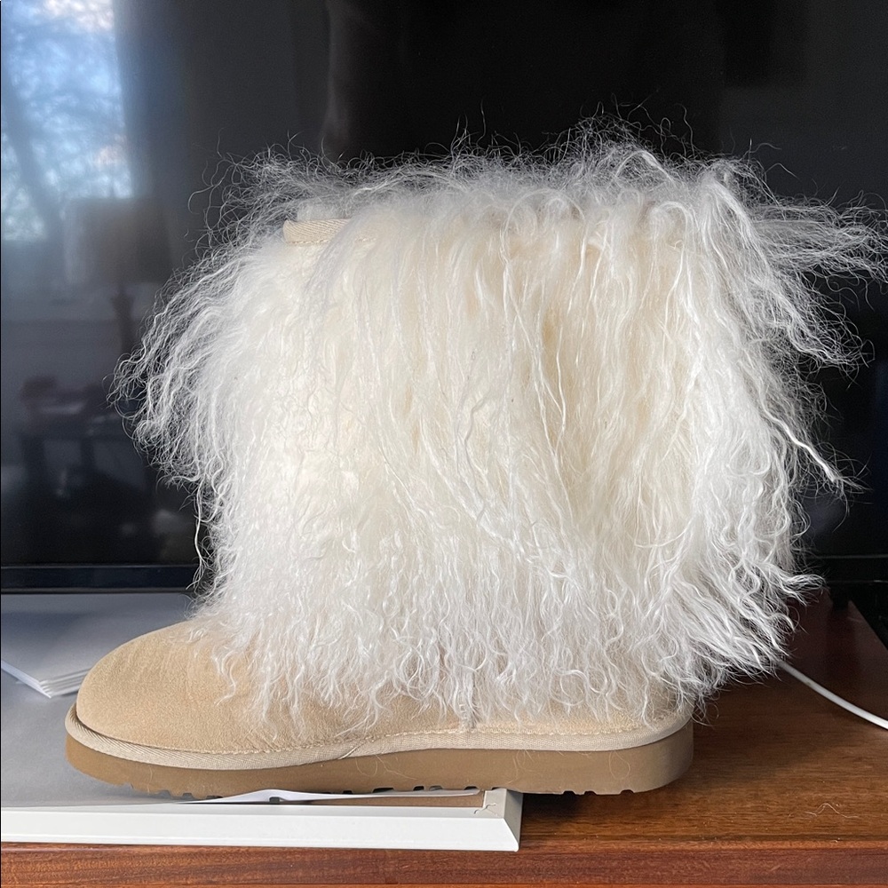 UGG Women's Ankle Boots in Cream and Tan